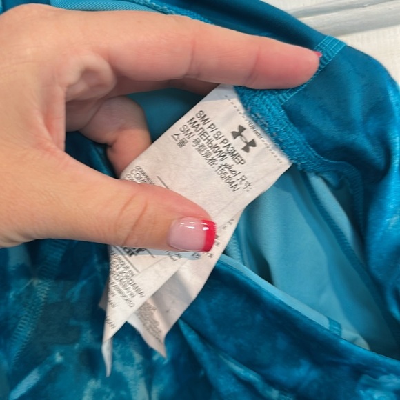 Blue Under Armour Capri Leggings size small women’s - Picture 4 of 5